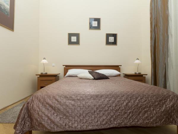 Budapest Bed and Breakfast : photo 9 de la chambre chambre double standard avec baignoire