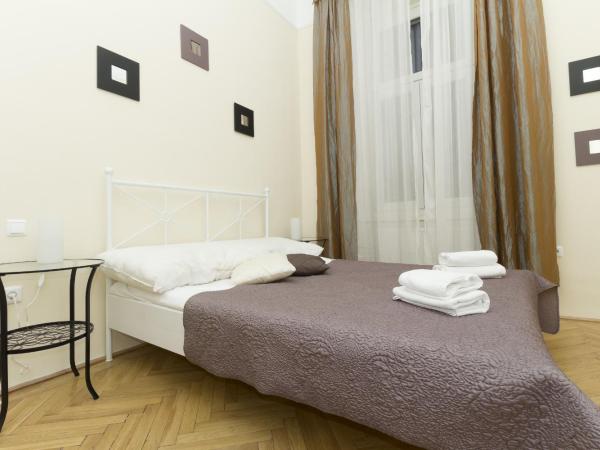 Budapest Bed and Breakfast : photo 2 de la chambre chambre double standard avec baignoire