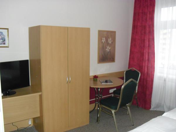 Pension Dresdener Panorama : photo 4 de la chambre chambre double