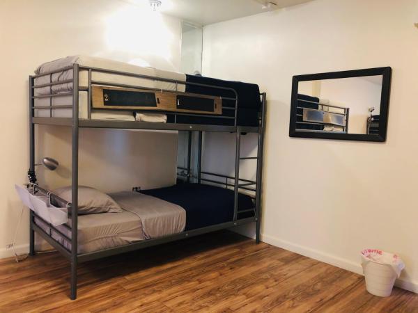 Melrose Hostel : photo 2 de la chambre lit dans dortoir mixte de 8 lits 