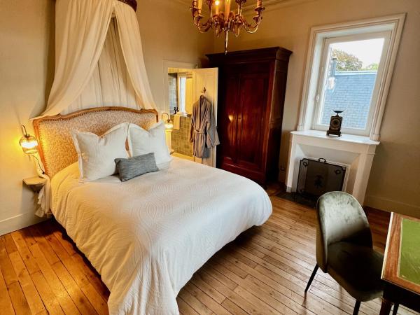 Maison Loire : photo 2 de la chambre chambre lit queen-size - vue sur jardin