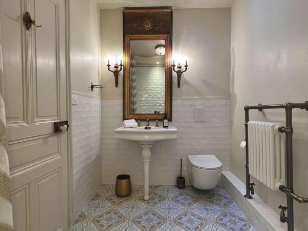 Maison Loire : photo 10 de la chambre chambre lit queen-size - vue sur jardin