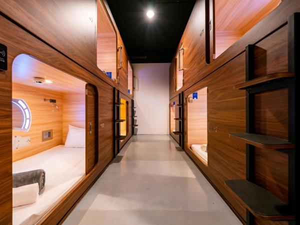 Jpod Capsule Hotel : photo 4 de la chambre dortoir mixte