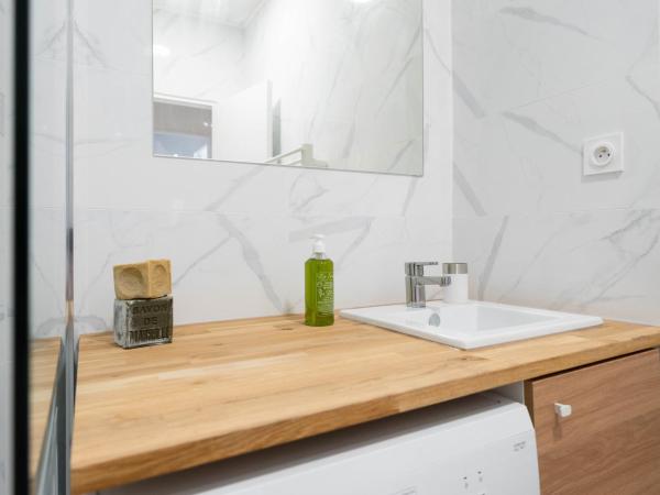 MaisonMars - Le Complexe Concorde - 3 Apartments 16 pers Vélodrome Terrasse Clim : photo 3 de la chambre penthouse