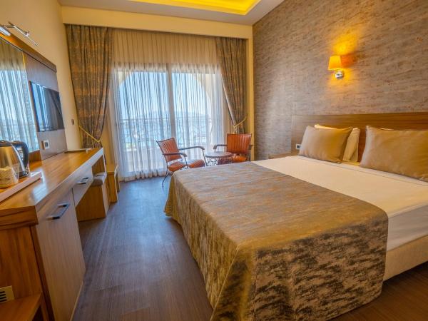 Azka Hotel : photo 3 de la chambre chambre double ou lits jumeaux standard - vue sur mer
