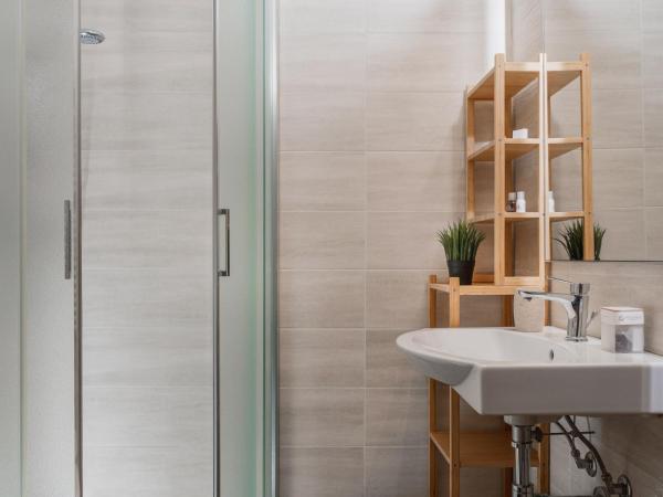 Residence Hotel Piccadilly : photo 6 de la chambre appartement 1 chambre avec vue sur la mer et balcon