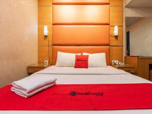 RedDoorz at Jalan Gunung Sahari : photo 2 de la chambre chambre double standard