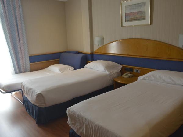 Agumar : photo 4 de la chambre chambre triple (2 adultes & 1 enfant)