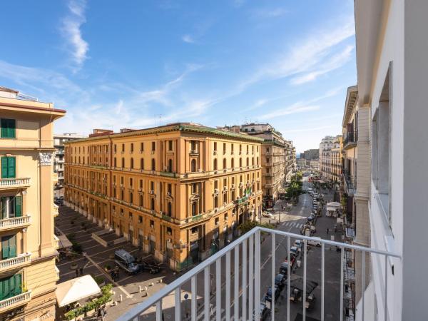 Le Mummarelle Napoli : photo 5 de la chambre apartament sea view – via santa lucia 66