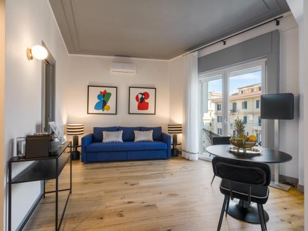 Le Mummarelle Napoli : photo 1 de la chambre apartament sea view – via santa lucia 66