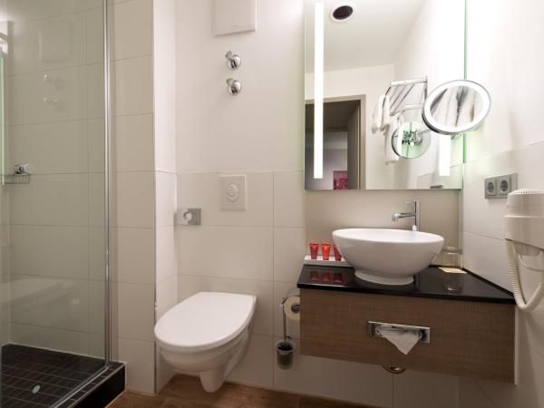 Leonardo Hotel Munich City Olympiapark : photo 8 de la chambre chambre confort 