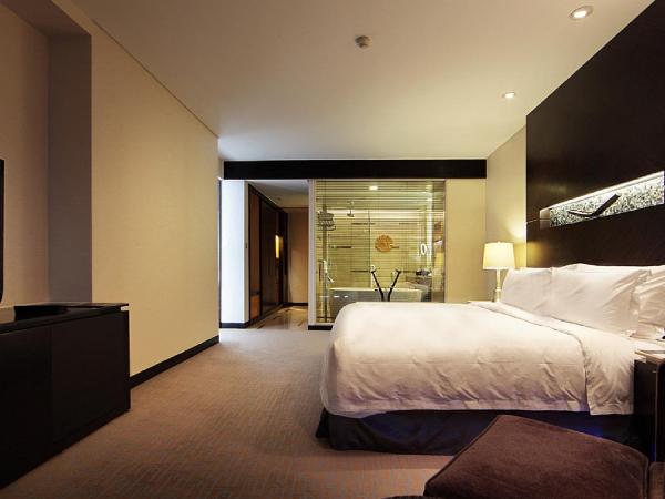 InterContinental Qingdao, an IHG Hotel - Inside the Olympic Sailing Center : photo 2 de la chambre one-bedroom suite with city view - club lounge access