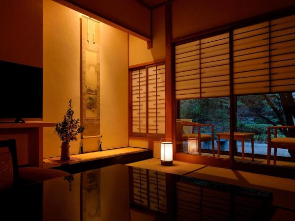 Arima Onsen Gekkoen Yugetsusanso : photo 4 de la chambre japanese-style room -8 tatami-meal provided at restaurant