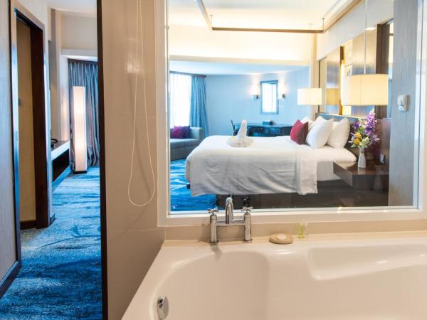 Ambassador Hotel Bangkok - SHA Extra Plus : photo 4 de la chambre suite privilège lit double aile sky