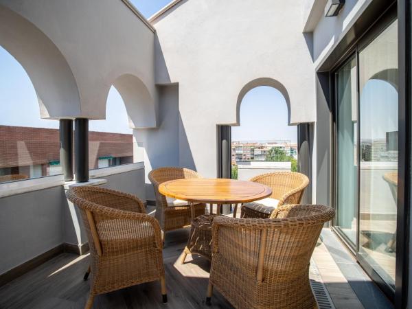 Hotel Granada Center : photo 4 de la chambre suite junior (2 adultes)