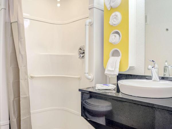 Motel 6-Portland, OR - Central : photo 1 de la chambre chambre lit queen-size