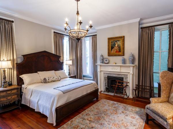 Eliza Thompson House, Historic Inns of Savannah Collection : photo 1 de la chambre chambre admiral turner lit king-size de luxe - maison principale