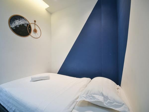 Meta Hotel : photo 1 de la chambre chambre simple avec salle de bains privative