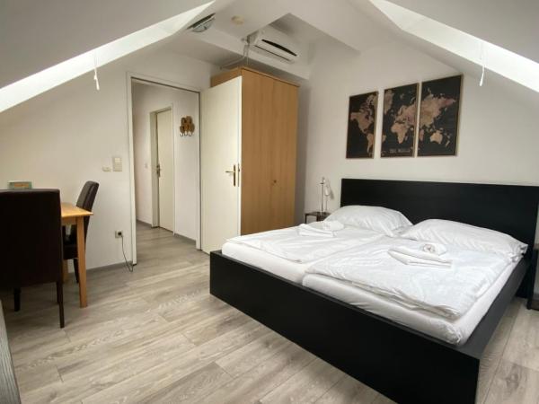 Pension Lizzi : photo 3 de la chambre chambre double ou lits jumeaux standard