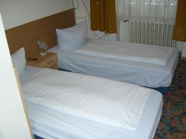 Hotel Messe am Funkturm : photo 4 de la chambre chambre triple