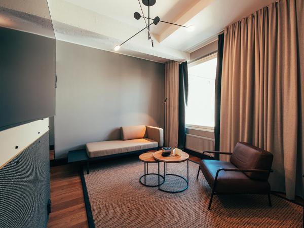 Clarion Hotel Mestari : photo 3 de la chambre suite junior avec 2 lits king-size