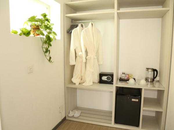 Al Pozz Boutique Resort : photo 7 de la chambre chambre double deluxe - vue sur lac