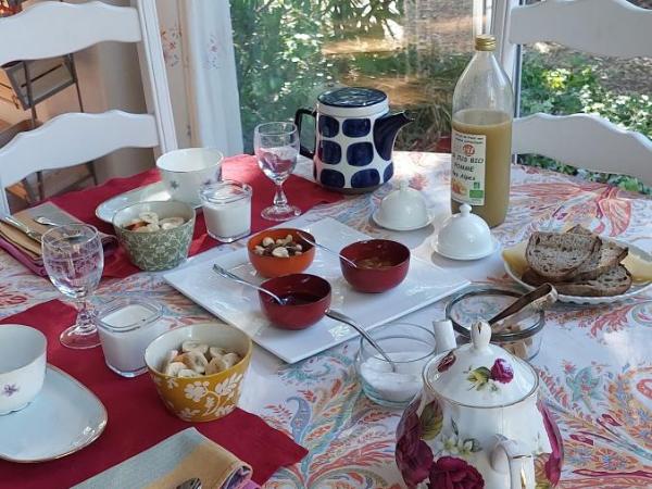 Etxe Laminak : photo 1 de la chambre chambre double avec salle de bains privative