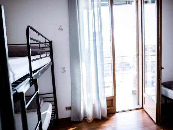 B&B Best Hostel Milano : photo 2 de la chambre lit simple dans dortoir pour hommes