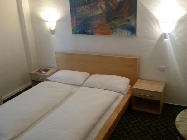 Hotelgarni Frankfurt : photo 3 de la chambre chambre quadruple
