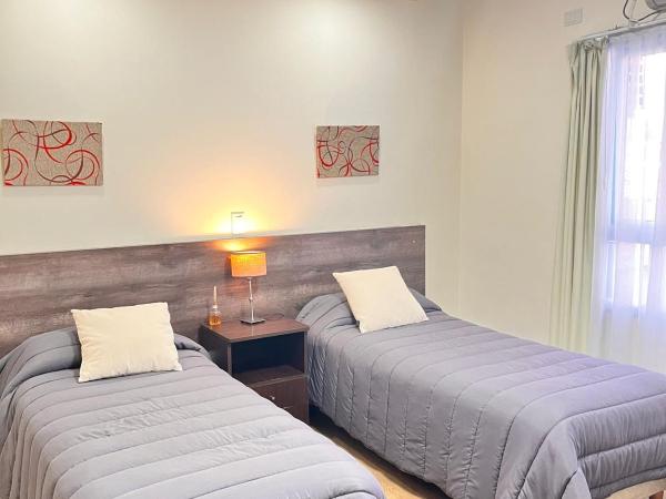 Hotel ATEPSA : photo 4 de la chambre chambre triple avec salle de bains privative