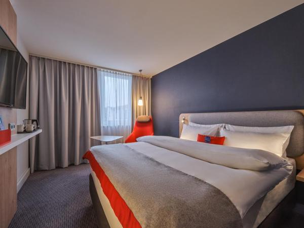 Holiday Inn Express Berlin City Centre, an IHG Hotel : photo 1 de la chambre chambre standard lit queen-size