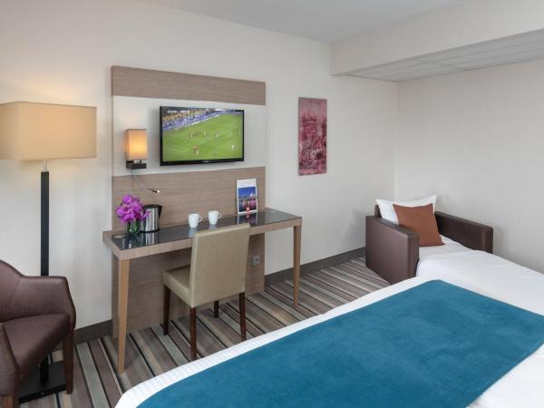 Leonardo Hotel Munich City Olympiapark : photo 4 de la chambre chambre triple supérieure