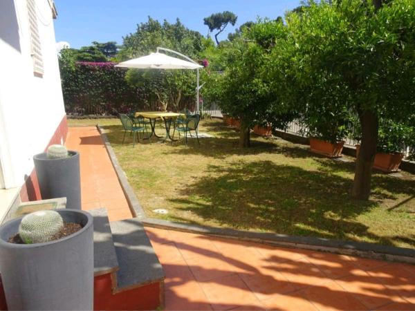 B&B Rivalta - Posillipo : photo 4 de la chambre chambre double ou lits jumeaux supérieure - vue sur jardin