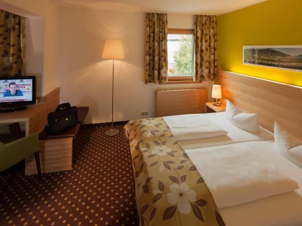Alphotel Innsbruck : photo 2 de la chambre chambre triple avec place de parking