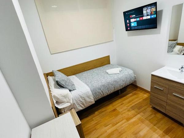 HOSPEDAJE COLONIA VALLECAS : photo 1 de la chambre chambre simple