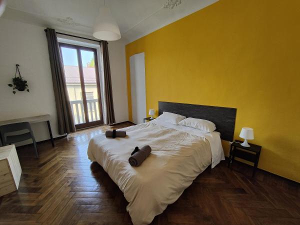Hostel Turin Metro Young : photo 6 de la chambre chambre double avec salle de bains commune