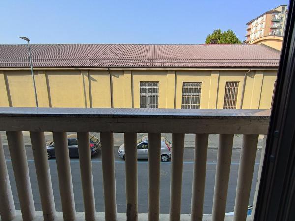 Hostel Turin Metro Young : photo 9 de la chambre chambre double avec salle de bains commune