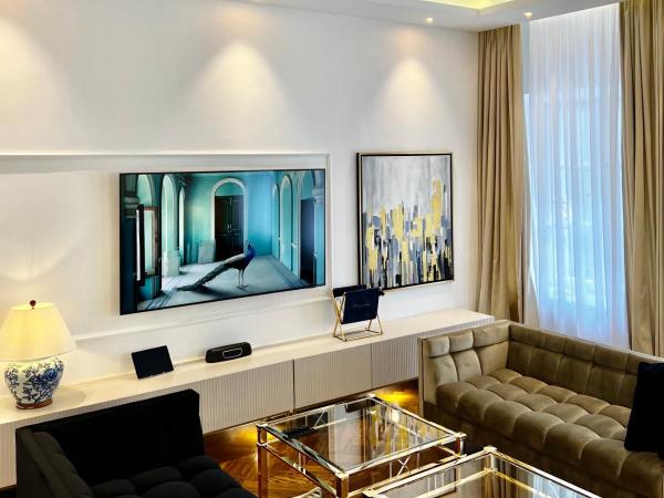 Luxury Apartments MONDRIAN Market Square III : photo 5 de la chambre two-bedroom magnific suite with old town view, krzywe koło street