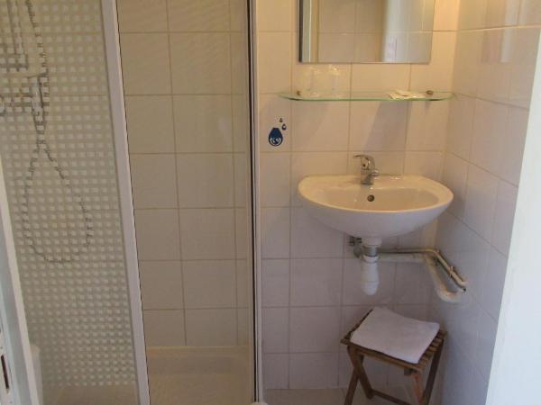 Hôtel Des Poètes avec parking sur réservation : photo 3 de la chambre chambre double standard