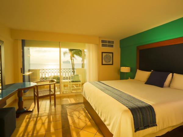 Crown Paradise Golden All Inclusive Resort - Adults Only : photo 4 de la chambre chambre de luxe front de mer