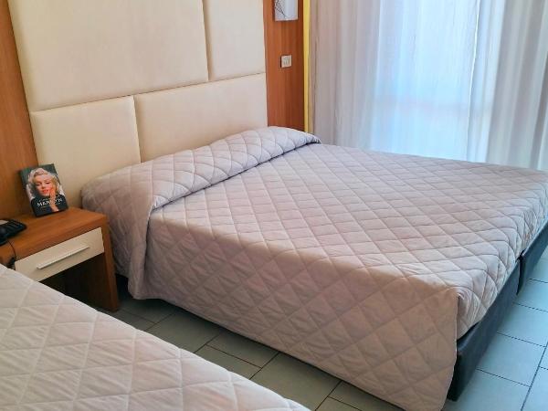 Aura Living Hotel : photo 1 de la chambre chambre triple standard