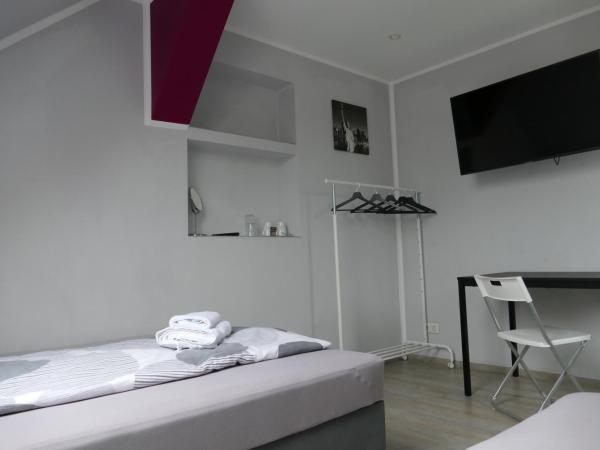 Pension Sölde : photo 2 de la chambre chambre lits jumeaux standard avec salle de bains commune