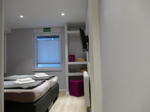 Pension Sölde : photo 3 de la chambre chambre double avec salle de bains privative