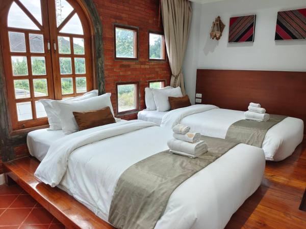 Lanna Oriental Hotel - SHA Extra Plus : photo 4 de la chambre hébergement lits jumeaux de style lanna