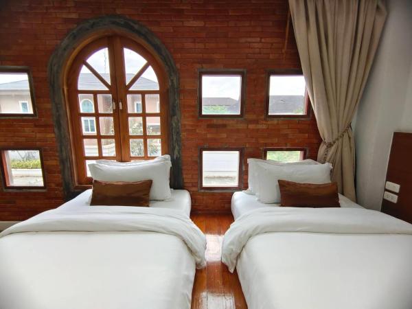 Lanna Oriental Hotel - SHA Extra Plus : photo 5 de la chambre hébergement lits jumeaux de style lanna