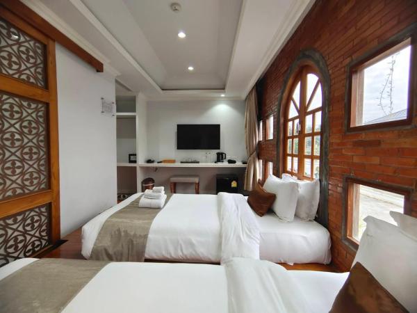 Lanna Oriental Hotel - SHA Extra Plus : photo 6 de la chambre hébergement lits jumeaux de style lanna
