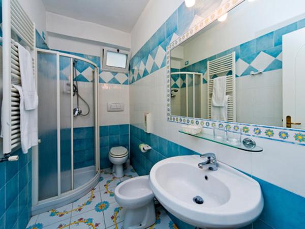 Hotel Bellevue Benessere & Relax : photo 4 de la chambre chambre double ou lits jumeaux standard