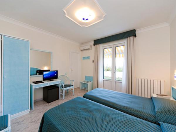 Hotel Bellevue Benessere & Relax : photo 1 de la chambre chambre double ou lits jumeaux standard