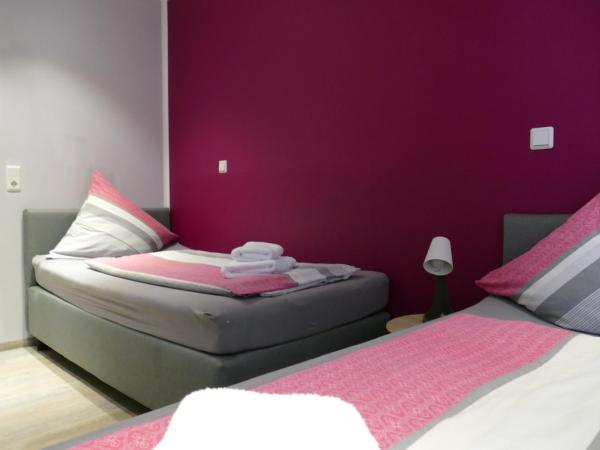 Pension Sölde : photo 3 de la chambre chambre lits jumeaux standard avec salle de bains commune