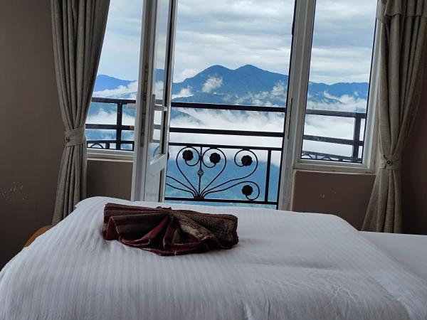 Hotel High Ground Inn Sarangkot : photo 7 de la chambre chambre double deluxe avec balcon